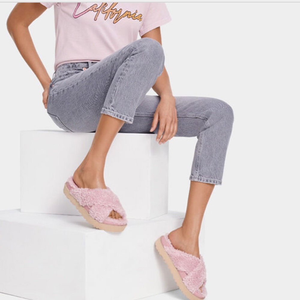 UGG SUGAR FUZZ CROSS SLIDES NO OFFERS